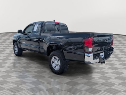 Used 2022 Toyota Tacoma SR5 RWD image 3