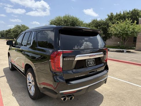 Used 2022 GMC Yukon Denali w/ Advanced Technology Package AWD/4WD image 12