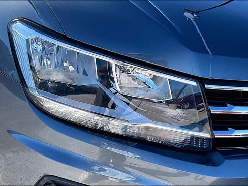 Used 2020 Volkswagen Tiguan SE w/ Panoramic Sunroof Package image 32