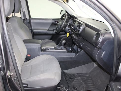 Used 2020 Toyota Tacoma SR w/ SR Convenience Package RWD image 28
