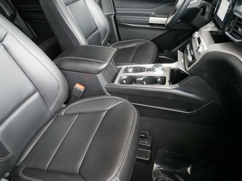 Certified 2023 Ford Explorer XLT w/ Equipment Group 202A AWD/4WD image 10