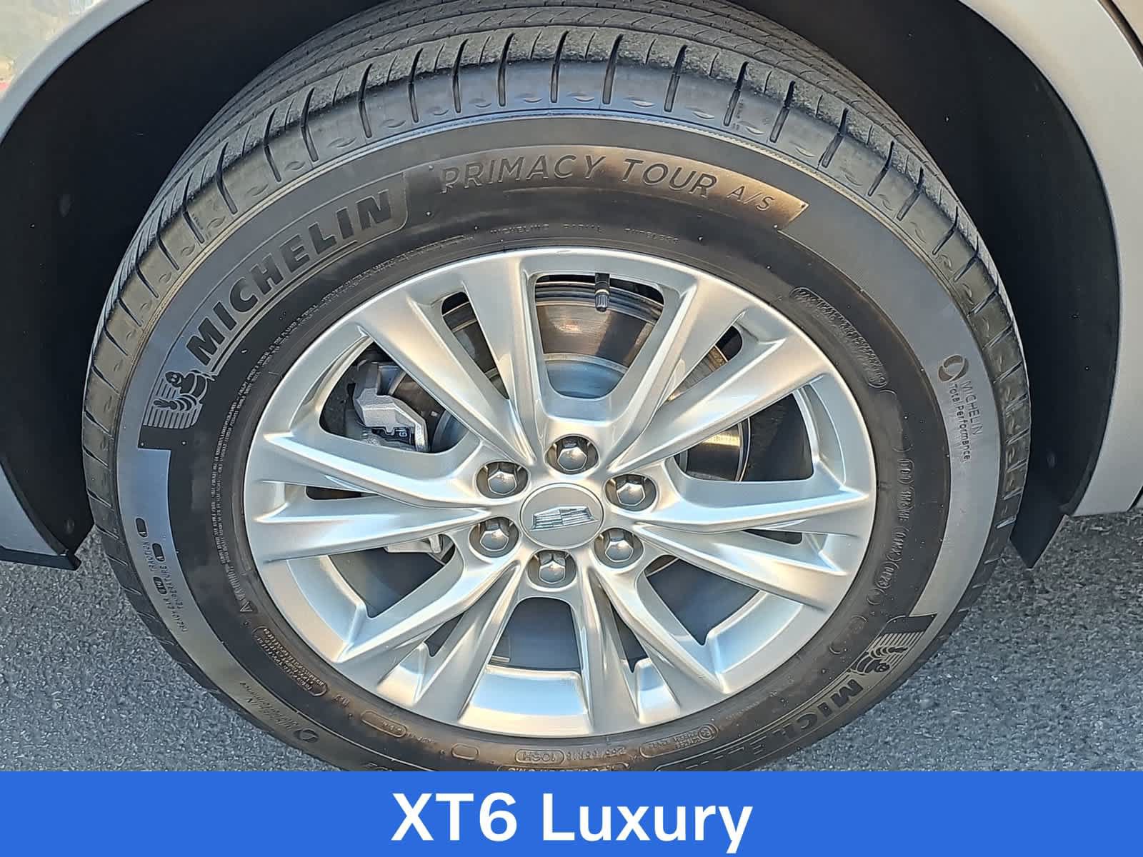 Used 2024 Cadillac XT6 Luxury w/ LPO, Floor Liner Package FWD image 12