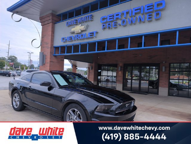 Used 2014 Ford Mustang Premium RWD image 1