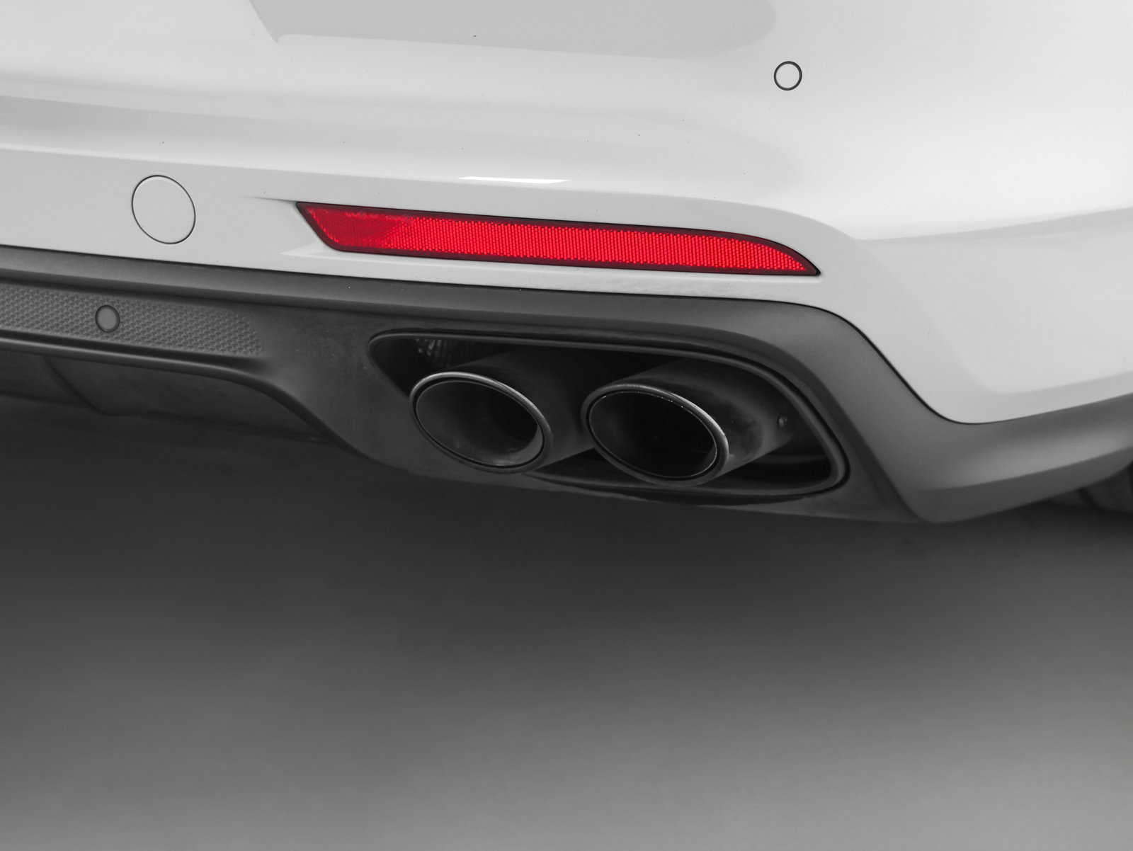 Certified 2023 Porsche Panamera 4 Platinum Edition AWD/4WD image 16