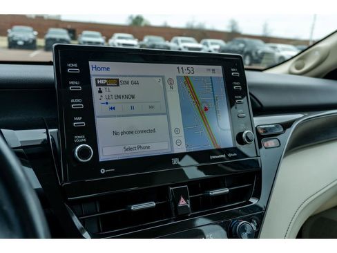 Used 2021 Toyota Camry XLE w/ Navigation Package image 23