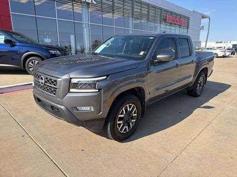 Used 2024 Nissan Frontier SL image 1