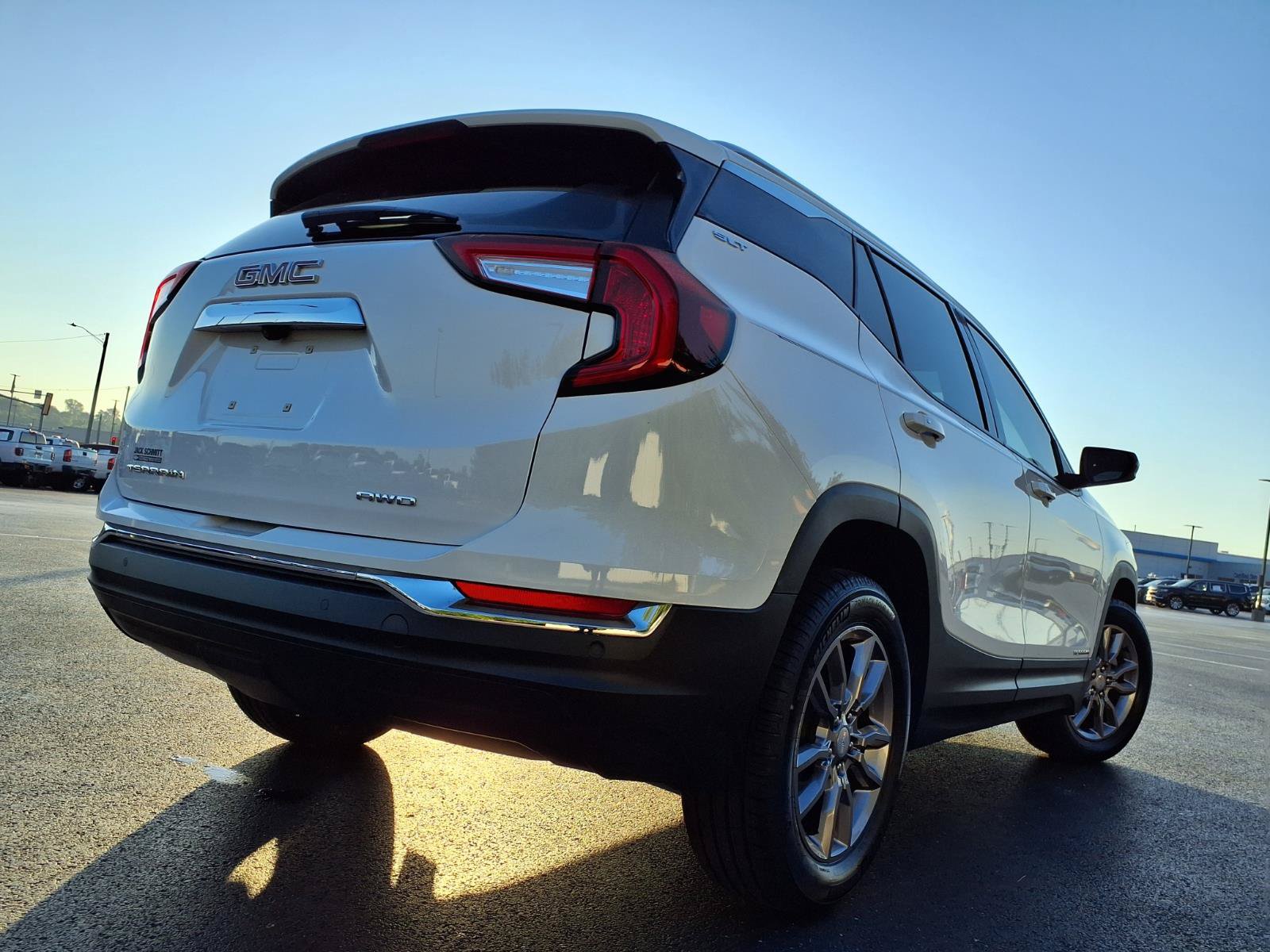 Used 2022 GMC Terrain SLT AWD/4WD image 34
