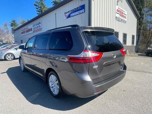Used 2015 Toyota Sienna XLE AWD/4WD image 6