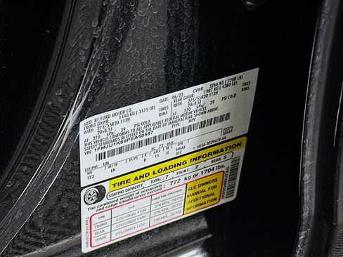 Used 2023 Ford Expedition Limited image 12