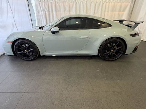 Used 2025 Porsche 911 Carrera image 2