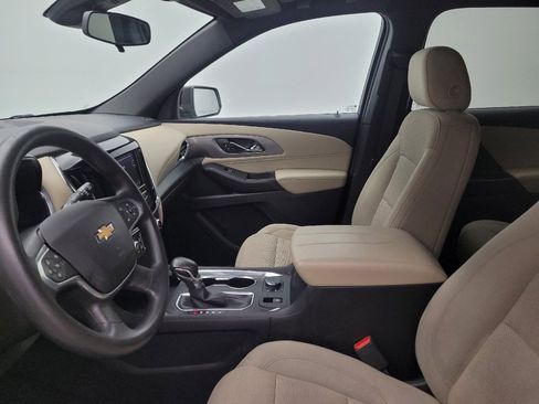 Used 2022 Chevrolet Traverse LS FWD image 17
