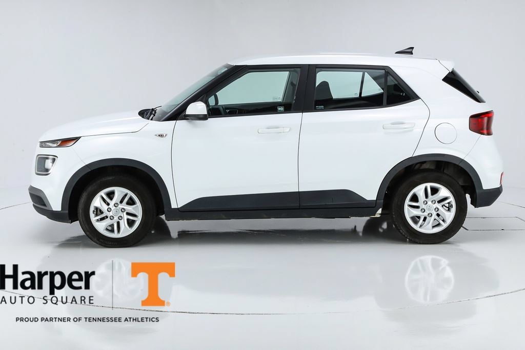 Used 2021 Hyundai Venue SE FWD image 2