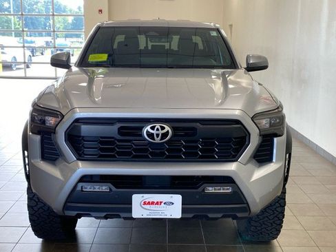 Used 2024 Toyota Tacoma TRD Off-Road w/ TRD Off Road Upgrade Package AWD/4WD image 3