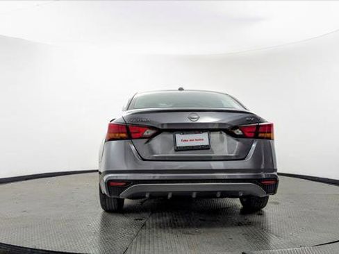 Used 2024 Nissan Altima 2.5 SV image 7