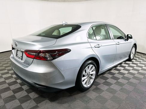 Used 2023 Toyota Camry LE image 3