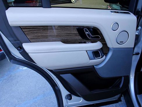 Used 2018 Land Rover Range Rover Supercharged image 17