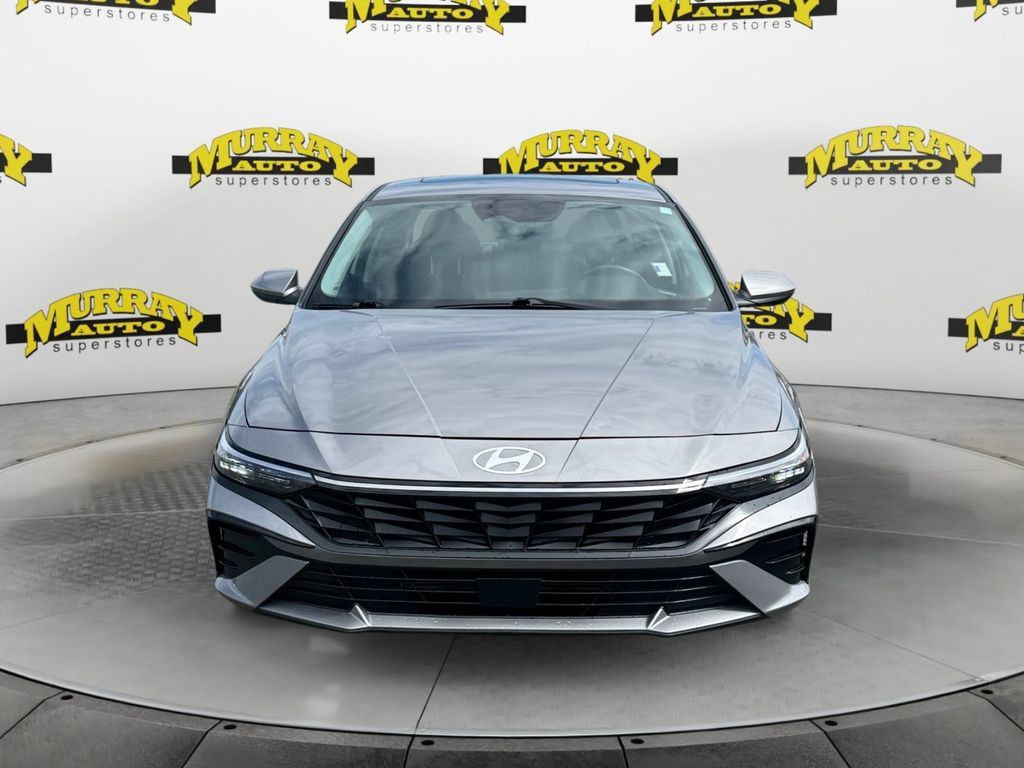 Used 2025 Hyundai Elantra SEL FWD image 11