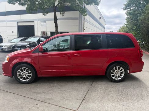 Used 2013 Dodge Grand Caravan R/T w/ Safety Sphere Group FWD image 6