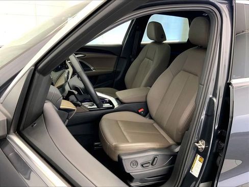 Certified 2025 Audi Q5 Premium Plus w/ Premium Plus AWD/4WD image 5