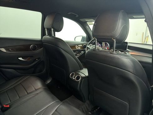 Used 2019 Mercedes-Benz GLC 300 4MATIC image 24
