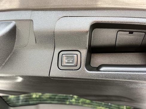 Used 2019 GMC Acadia SLE w/ LPO, Floor Liner Package AWD/4WD image 23