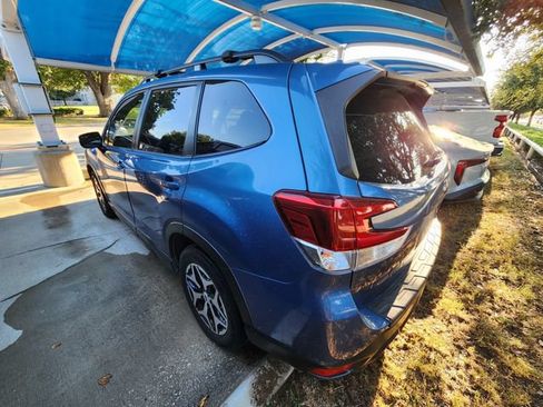 Used 2021 Subaru Forester Premium w/ Popular Package #1 AWD/4WD image 4