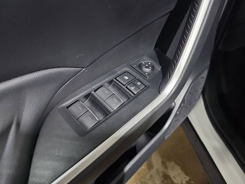 Used 2022 Toyota RAV4 XLE image 23
