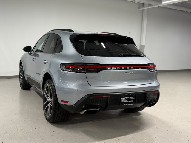 Certified 2026 Porsche Macan AWD/4WD image 11
