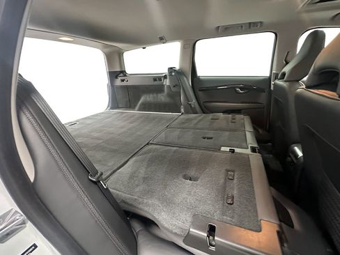 Used 2016 Volvo XC70 T5 Premier w/ Proximity Package image 18