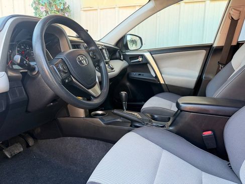 Used 2015 Toyota RAV4 XLE FWD image 11