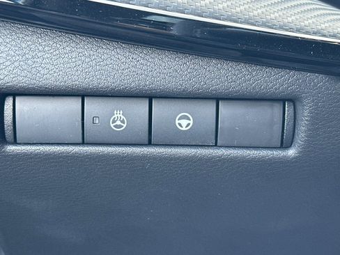 New 2026 Nissan Kicks SR w/ SR Premium Package AWD/4WD image 31
