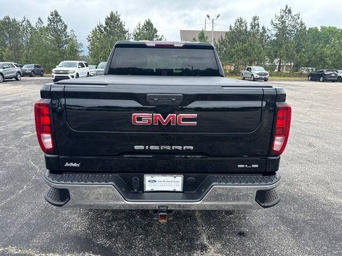 Used 2022 GMC Sierra 1500 SLE AWD/4WD image 16