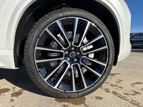 New 2026 Volvo XC90 B6 Plus image 9