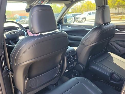 New 2025 Jeep Grand Cherokee L Limited w/ Luxury Tech Group II image 13