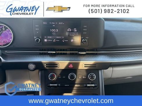 Used 2024 Kia Carnival LX image 17