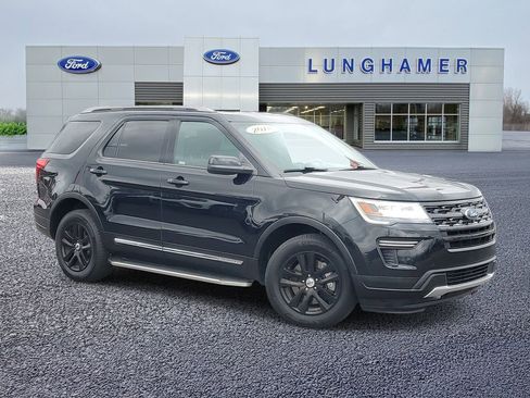 Used 2018 Ford Explorer XLT image 1