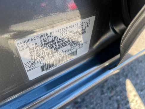 Used 2025 Nissan Versa SV image 28