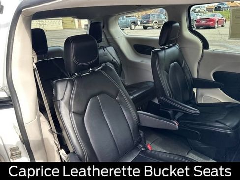 Used 2024 Chrysler Pacifica Touring-L FWD image 21