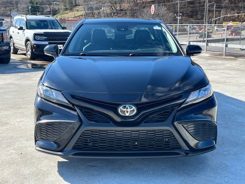 Used 2021 Toyota Camry SE w/ Convenience Package image 5