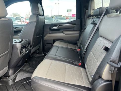 Used 2022 Chevrolet Silverado 1500 ZR2 w/ Technology Package image 18