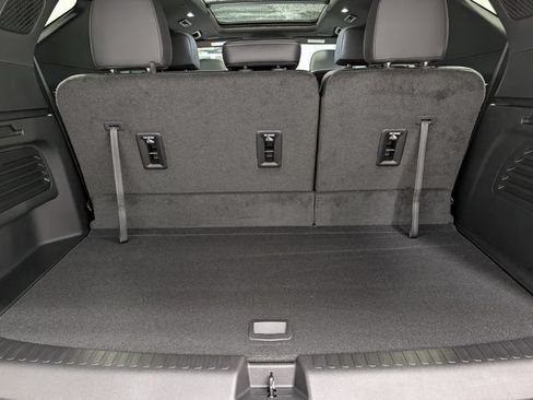New 2027 Chevrolet Traverse LT w/ Sun and Wheel Package AWD/4WD image 16