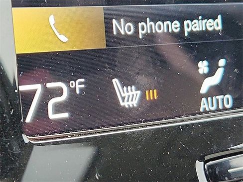 Used 2021 Volvo XC40 T5 Momentum w/ Premium Package image 25