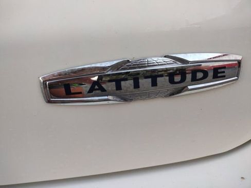 Used 2018 Jeep Compass Latitude w/ Cold Weather Group image 39