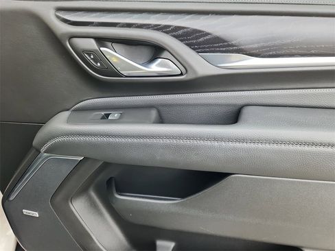 Used 2022 GMC Yukon XL Denali w/ Denali Ultimate Package image 18