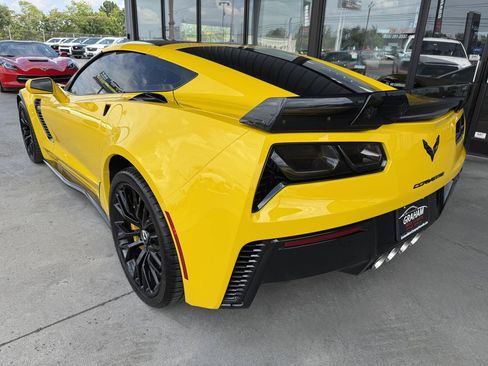 Used 2015 Chevrolet Corvette Z06 w/ Z07 Performance Package RWD image 8