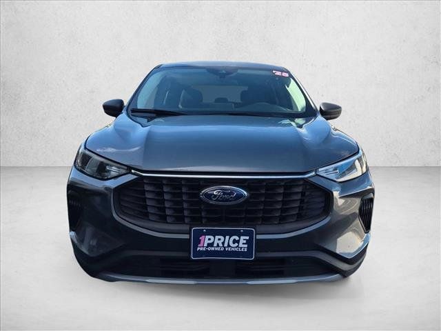 Used 2025 Ford Escape Active AWD/4WD image 2
