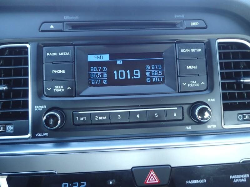 Used 2015 Hyundai Sonata SE FWD image 17