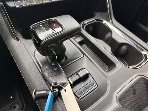 Certified 2024 GMC Sierra 1500 AT4 w/ Technology Package image 32