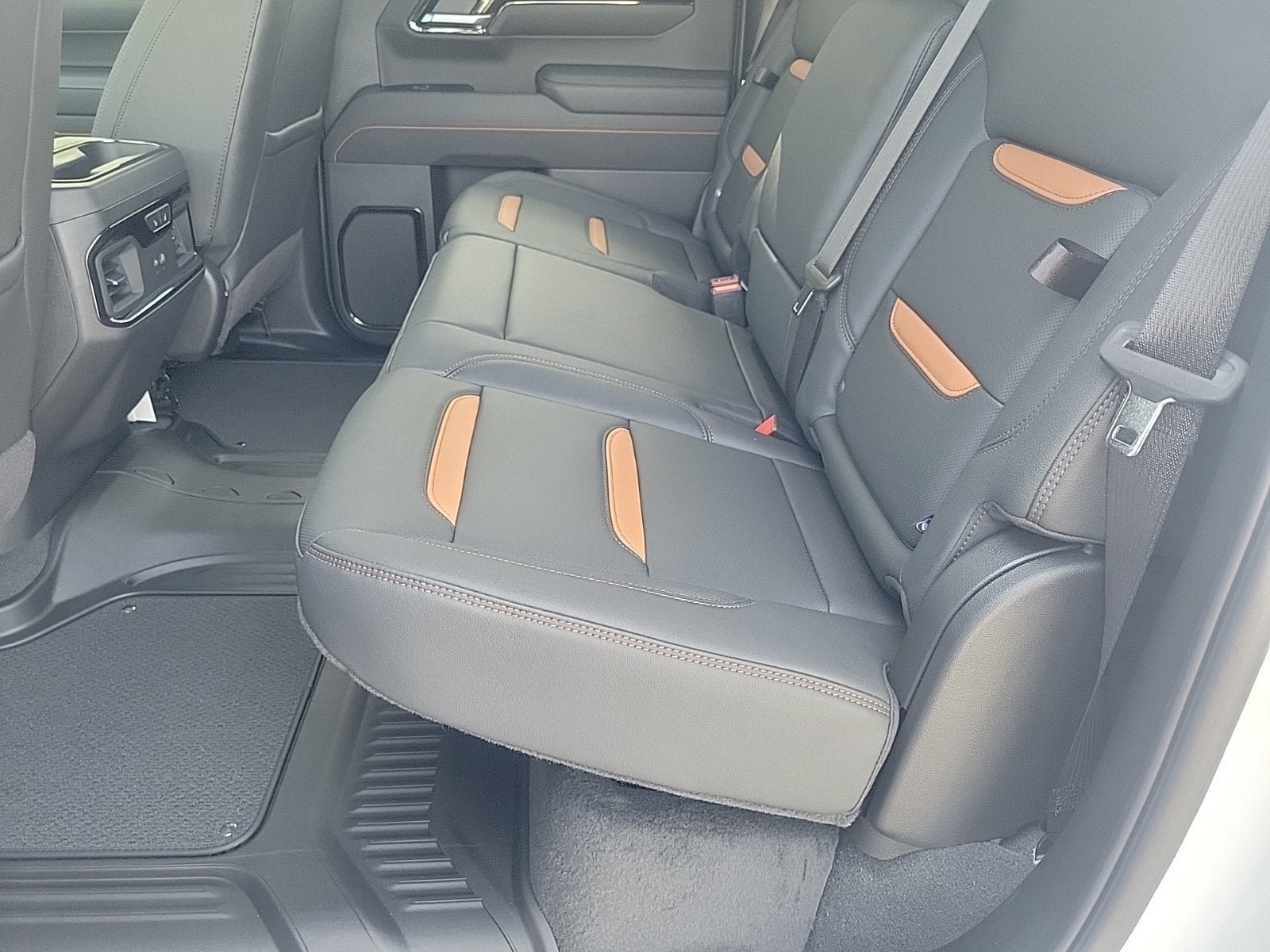 New 2026 GMC Sierra 1500 AT4 w/ Technology Package AWD/4WD image 11