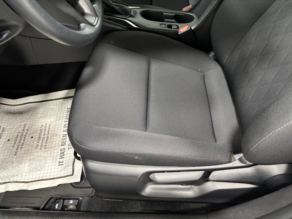 Used 2026 Toyota Corolla LE FWD image 13
